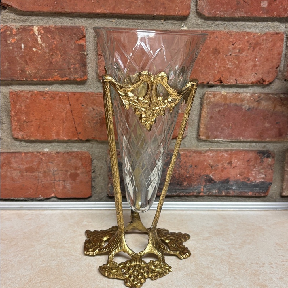 Vtg Brass Trumpet W/Grapes & Foliage Diamond Pattern Cone Vase Floral Container